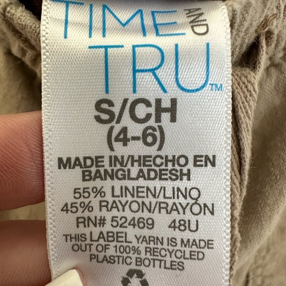 Laid-Back Luxe! Time and Tru Linen-Blend Pull-On Shorts – Size S (4–6) - Picture 5 of 7